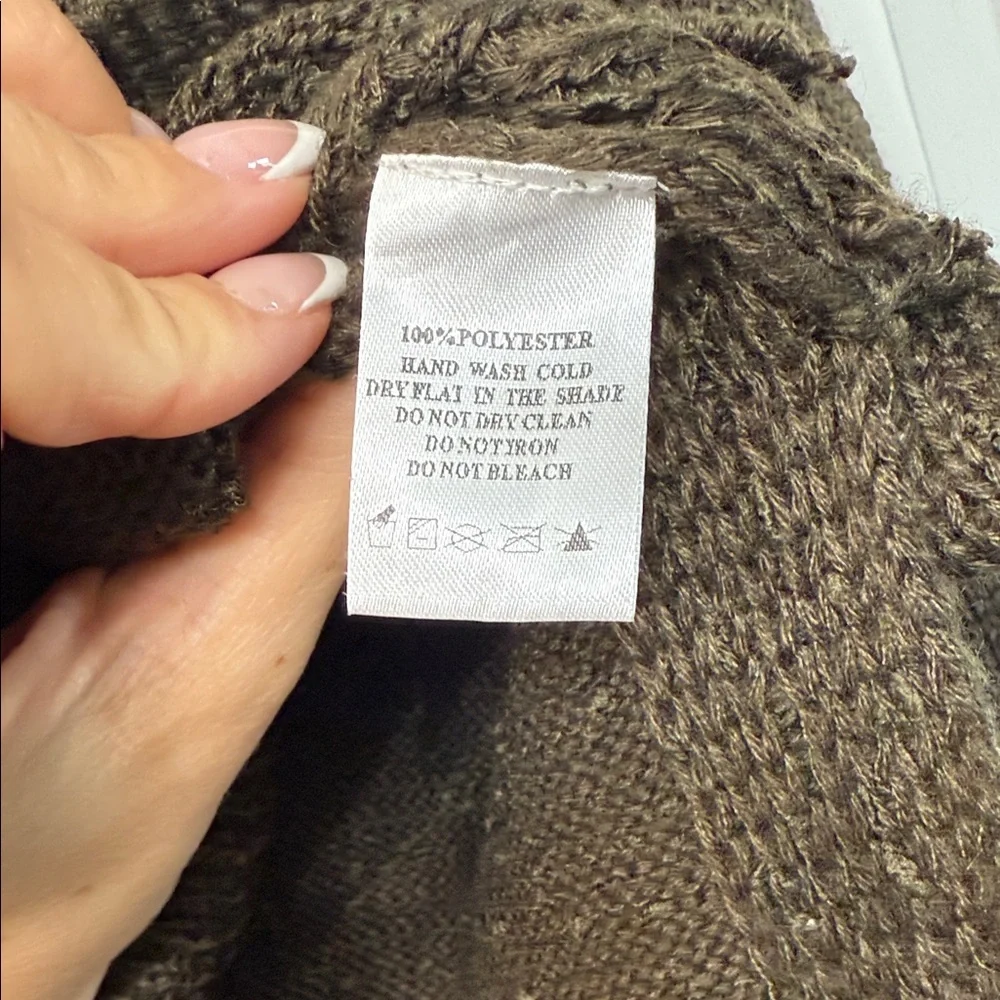 LAVENDER SKETCH | Olive Crew Neck Sweater | SIZE SMALL - Picture 4 of 4